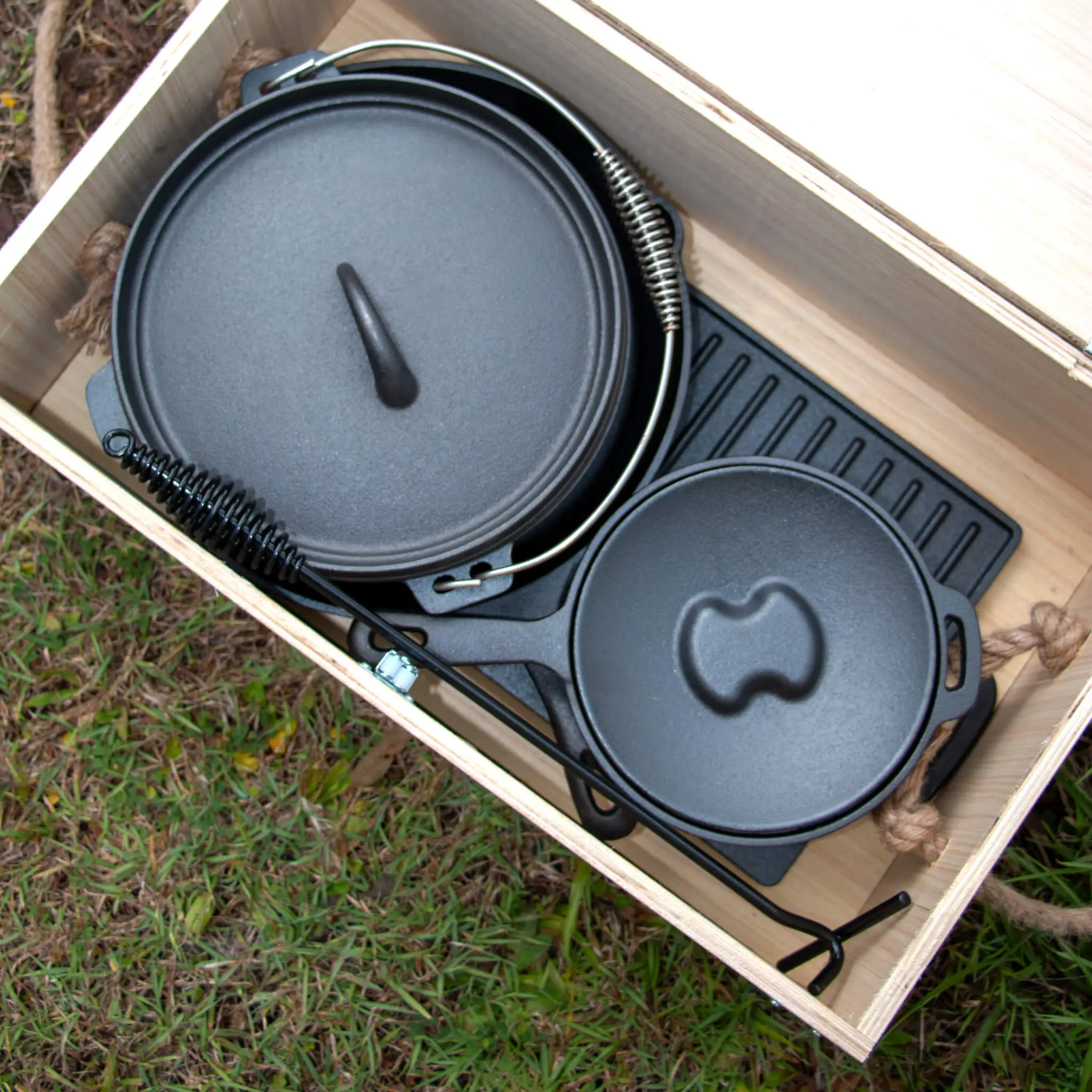 Cast Iron Cookware Set - Image 4