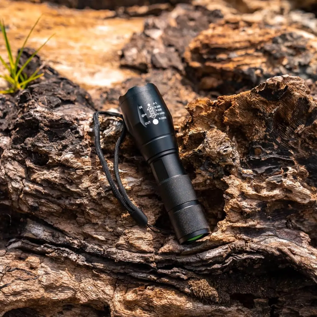 CAOS TACTICAL LED Torch with Nylon Belt Pouch (Black) - Image 3