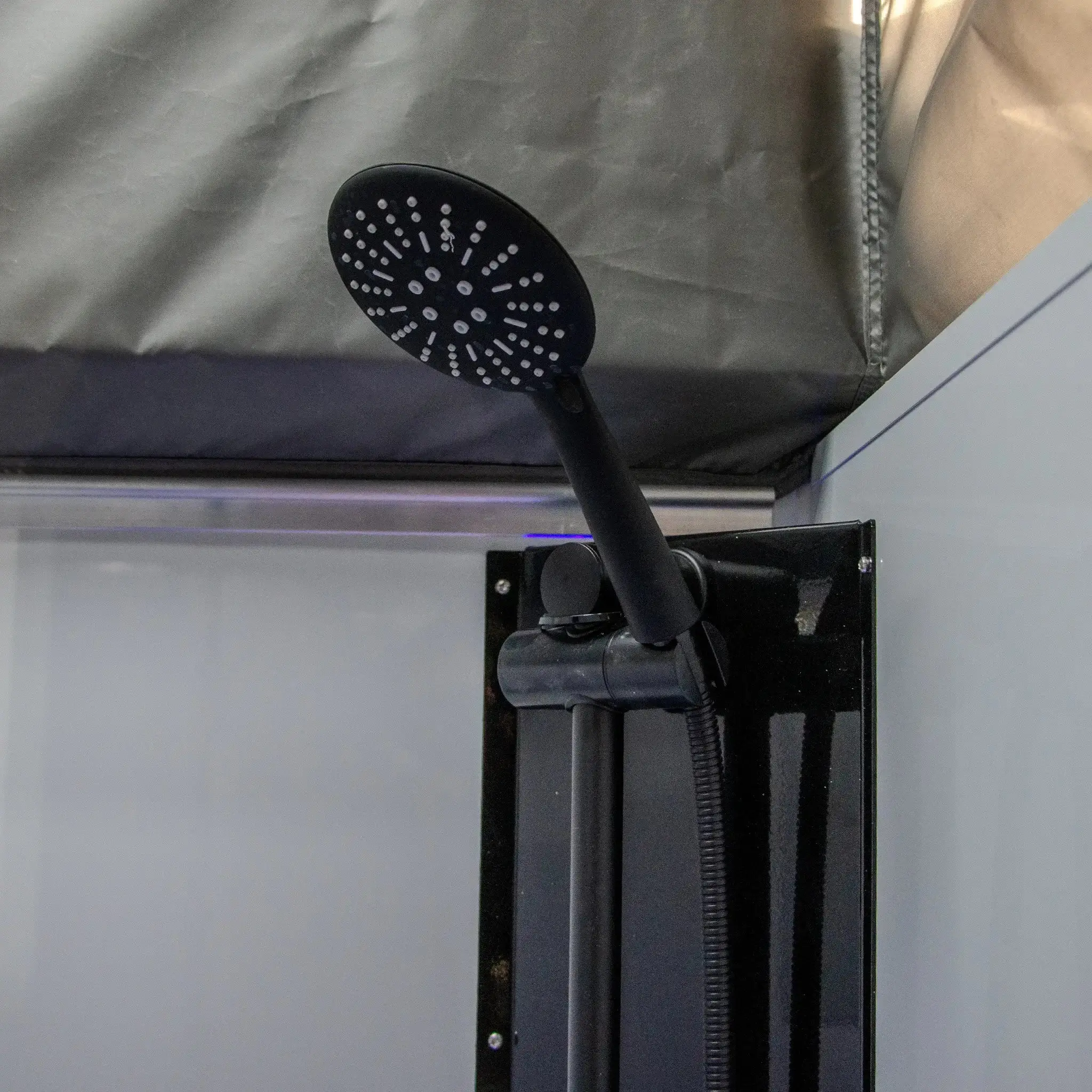 DROVER FAMILY - 16ft Camper - Image 10