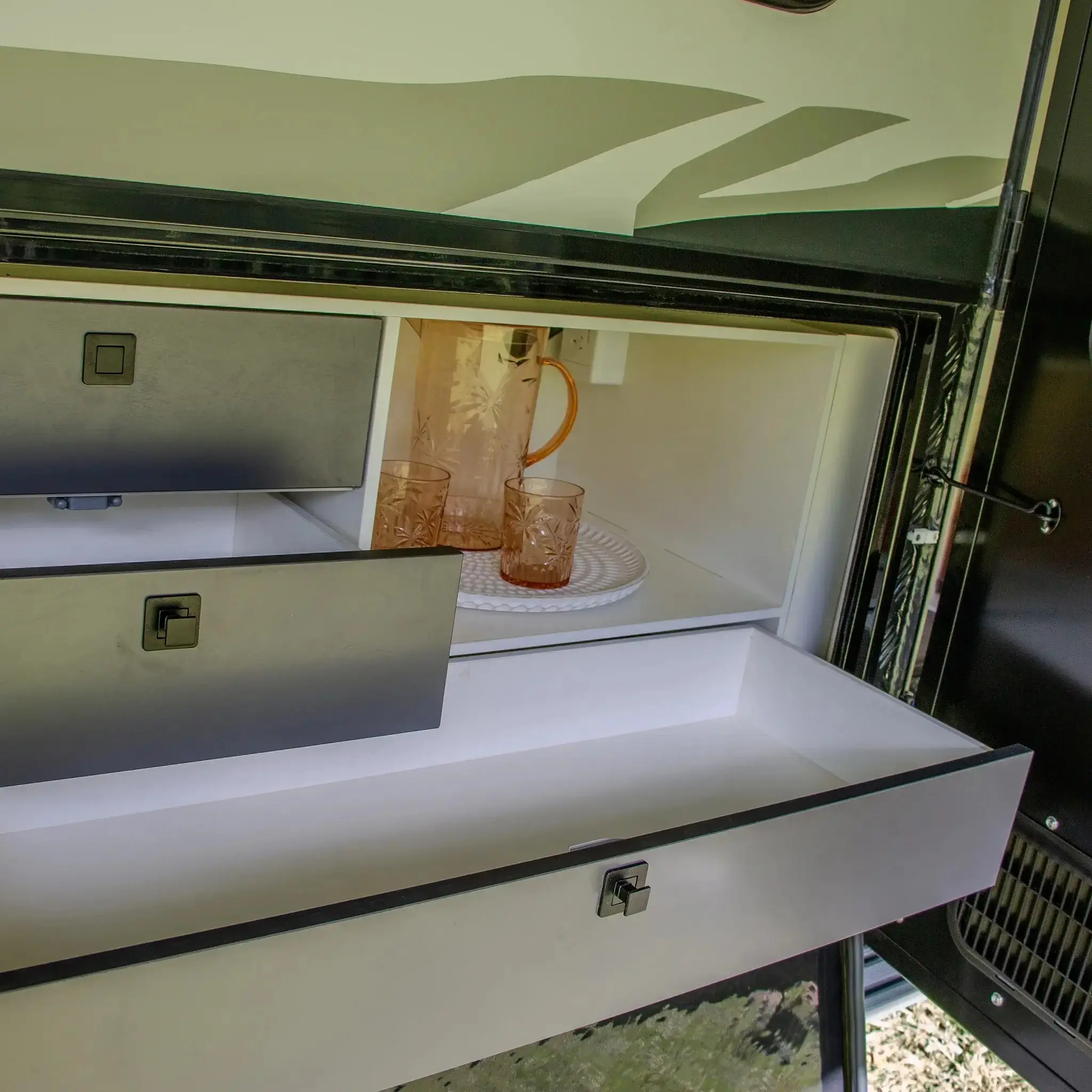 DROVER FAMILY - 16ft Camper - Image 23