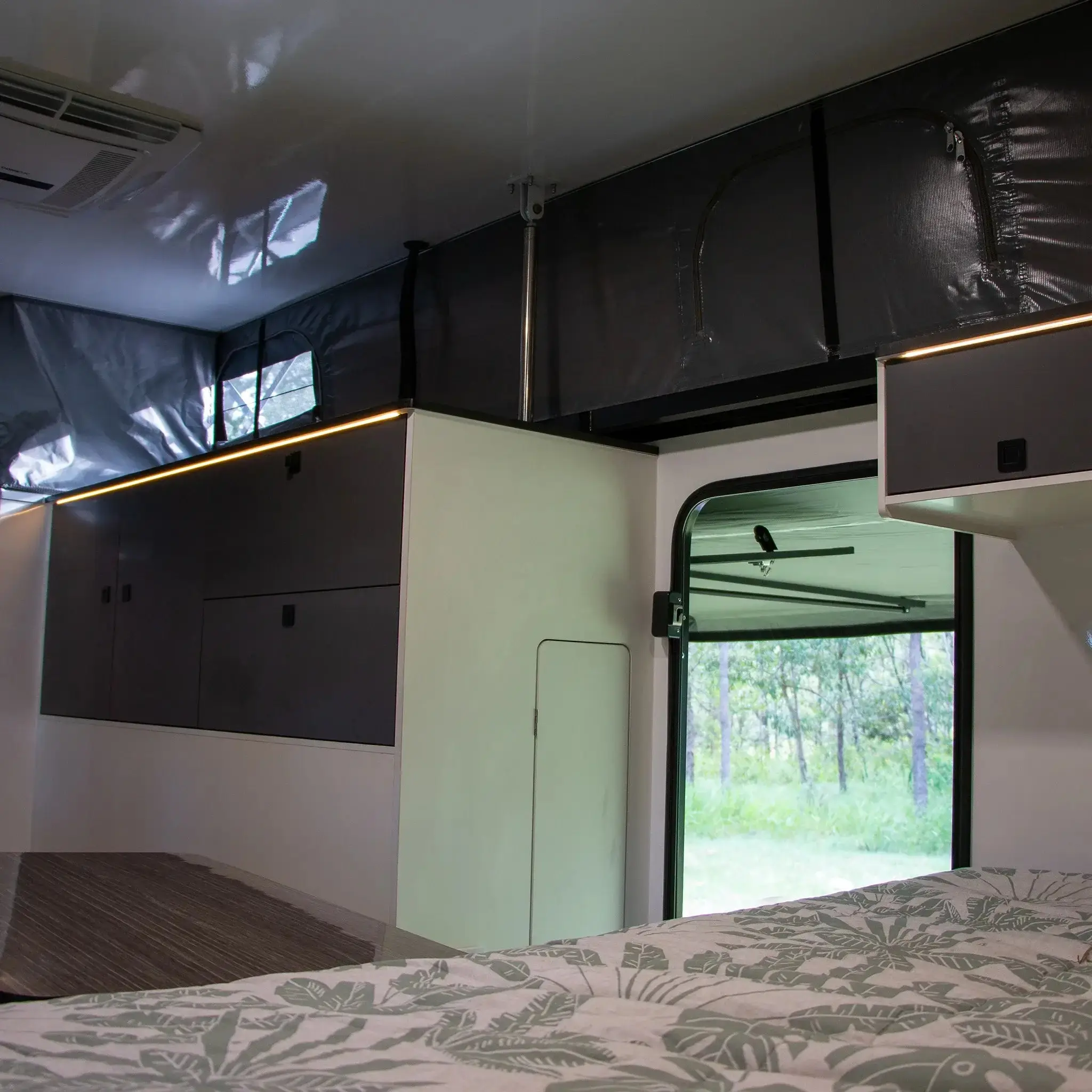 DROVER FAMILY - 16ft Camper - Image 30