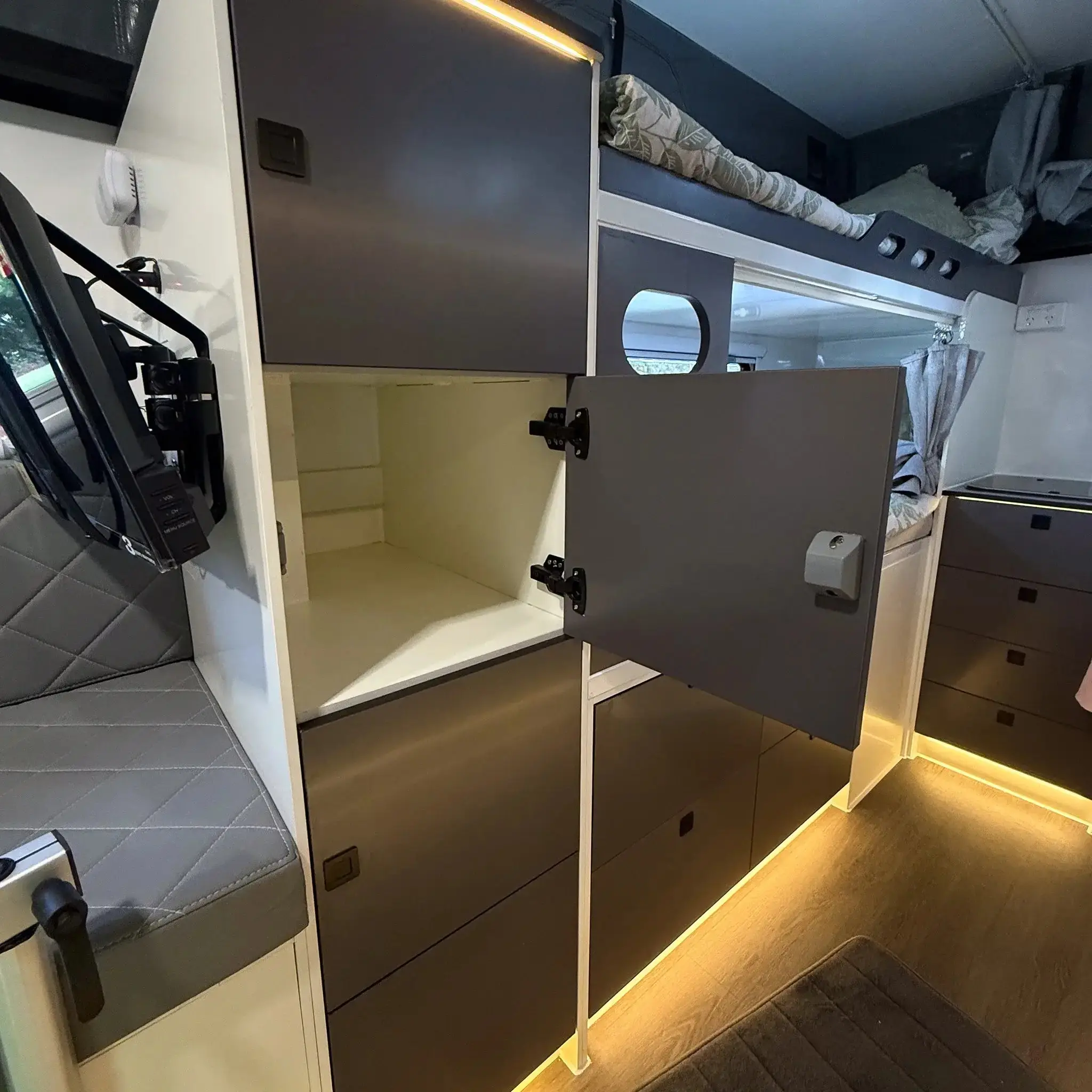 DROVER FAMILY - 16ft Camper - Image 36