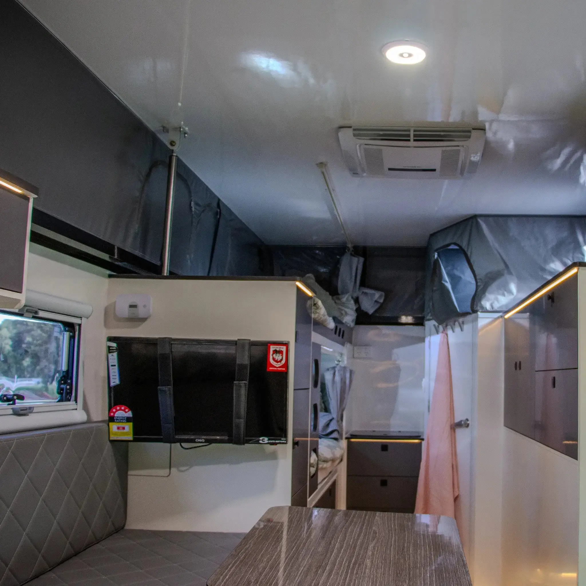 DROVER FAMILY - 16ft Camper - Image 40
