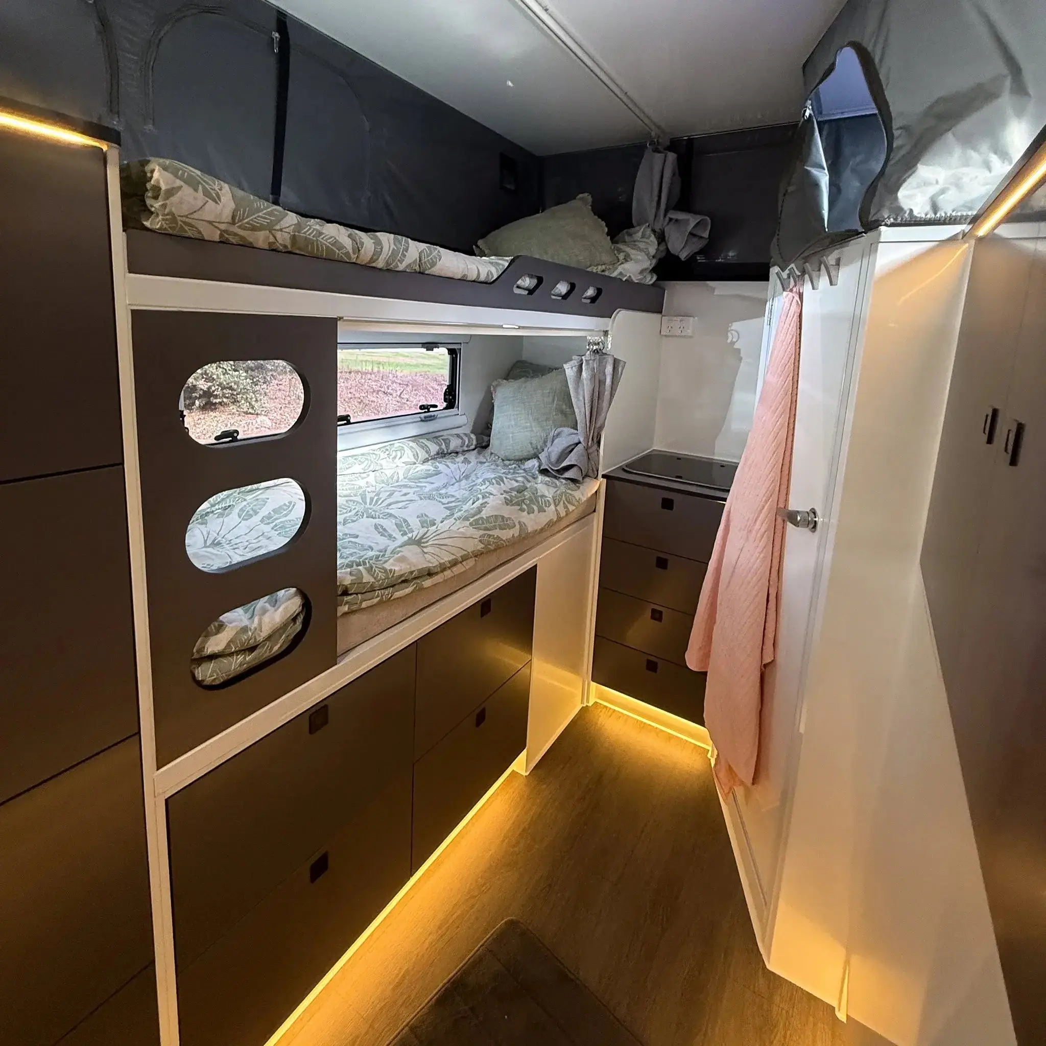DROVER FAMILY - 16ft Camper - Image 8