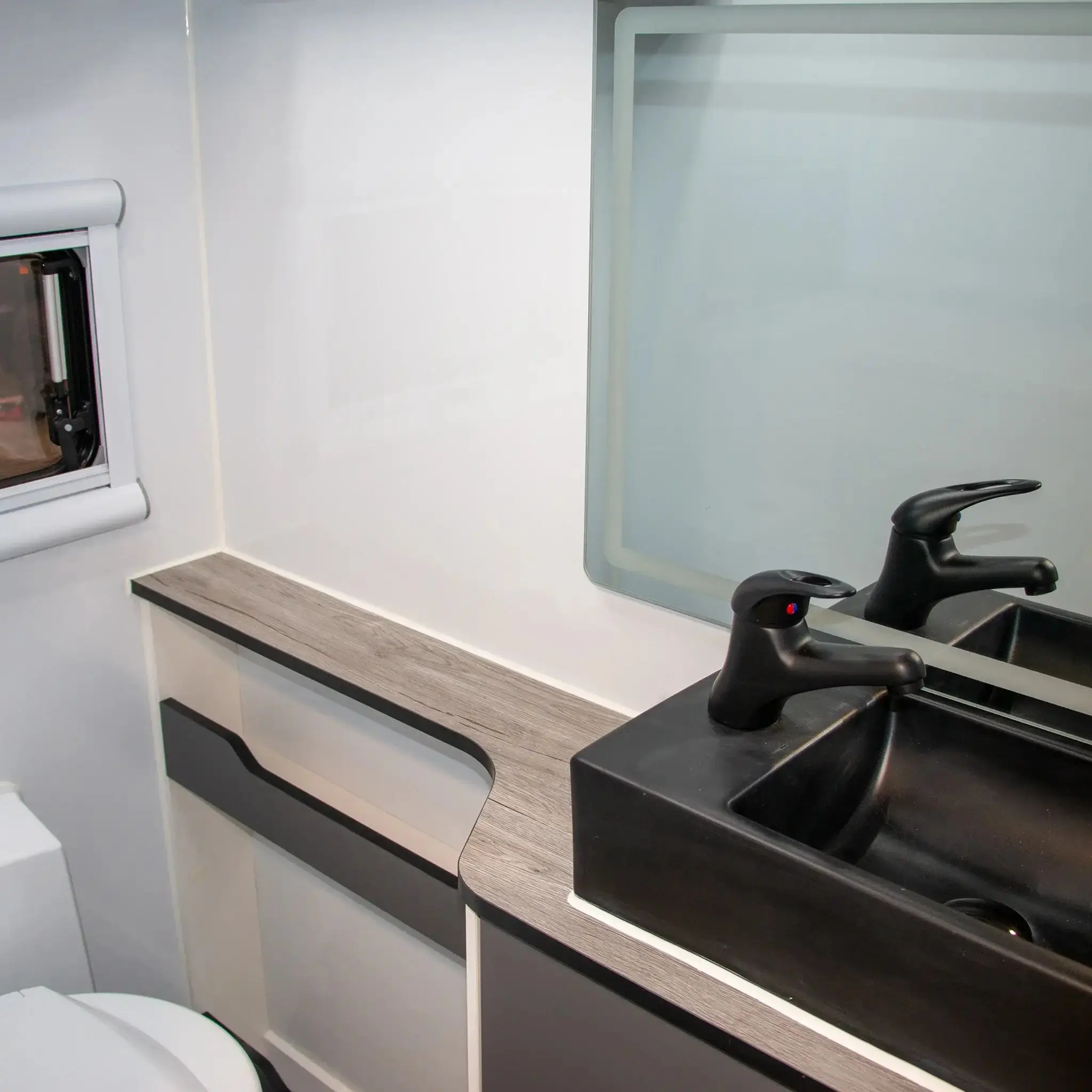 FAKAWI SST - 15ft Camper - Image 22
