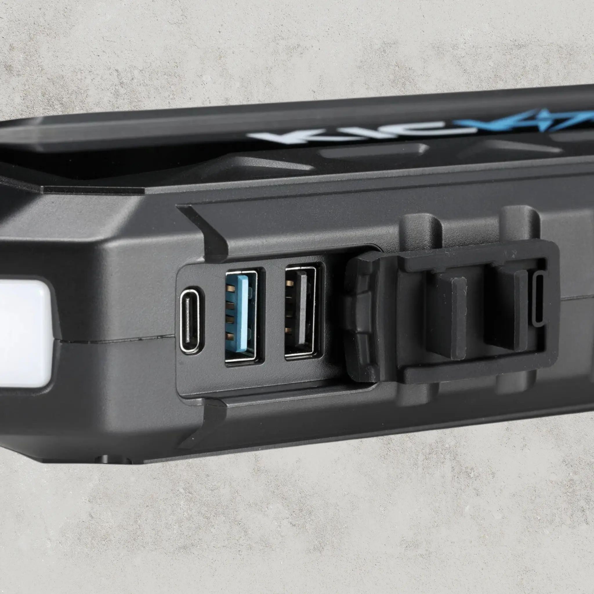 KickAss 12V Lithium 1500A Portable Car Jump Starter Power Bank - Image 7