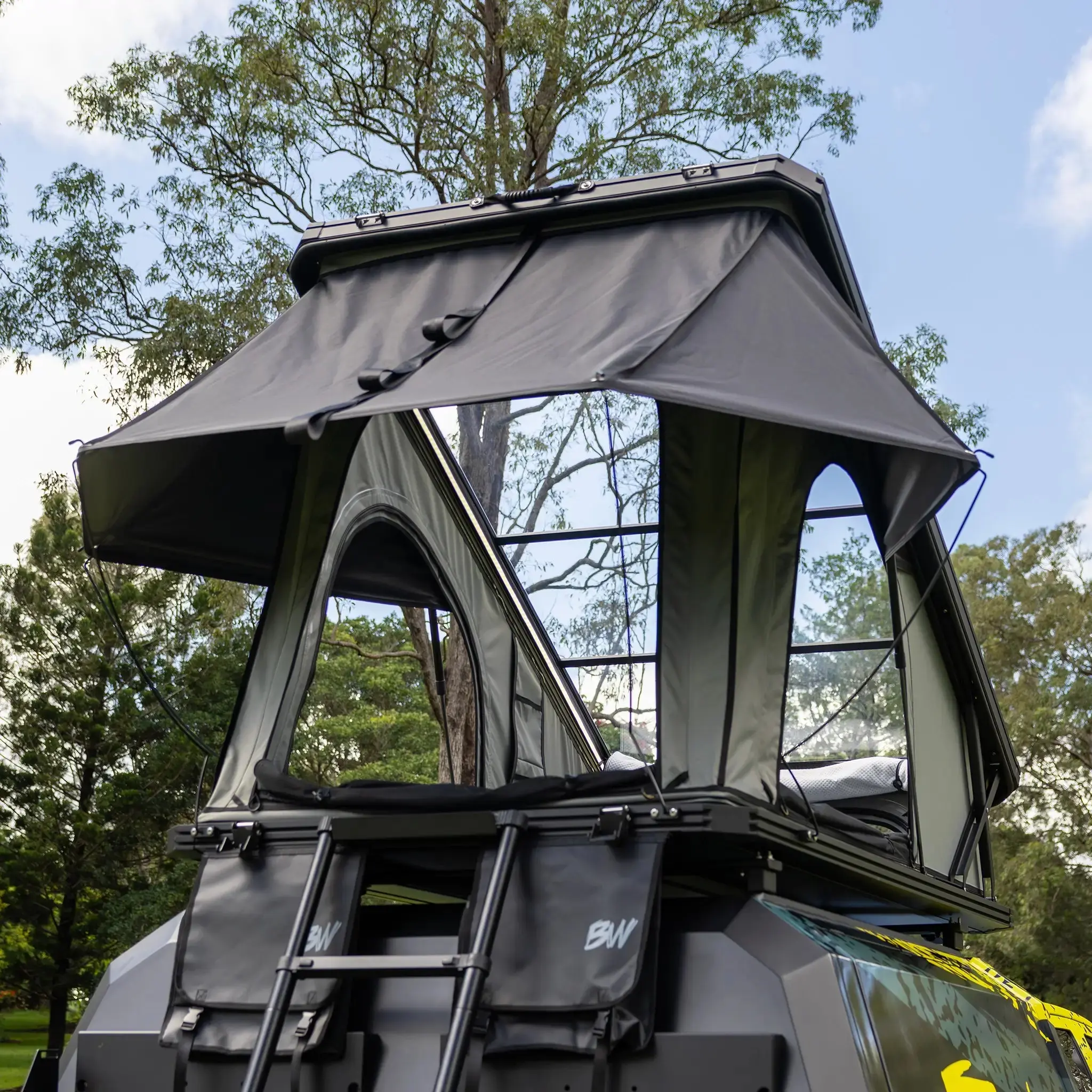 Clam Shell Rooftop Tent