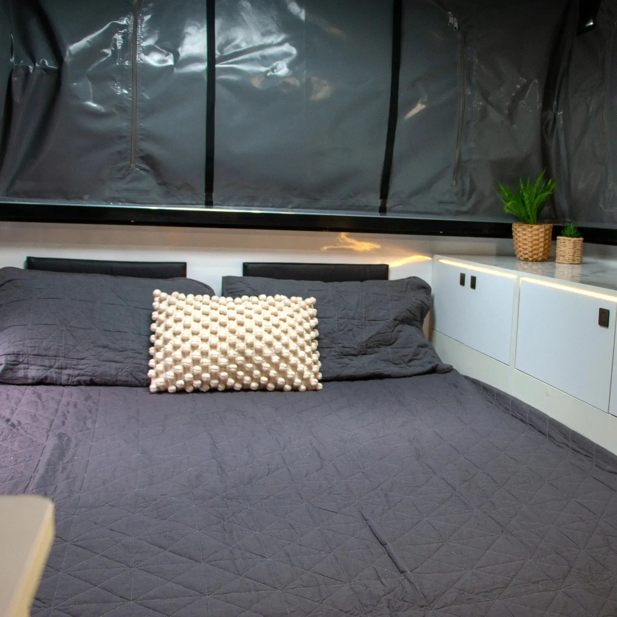 WEGO WD 12.6ft Camper - Image 9